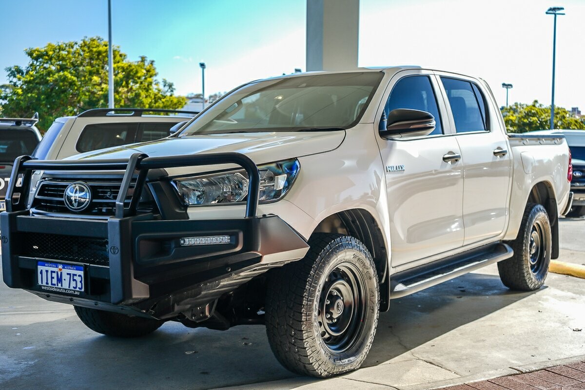 Toyota Hilux image 4