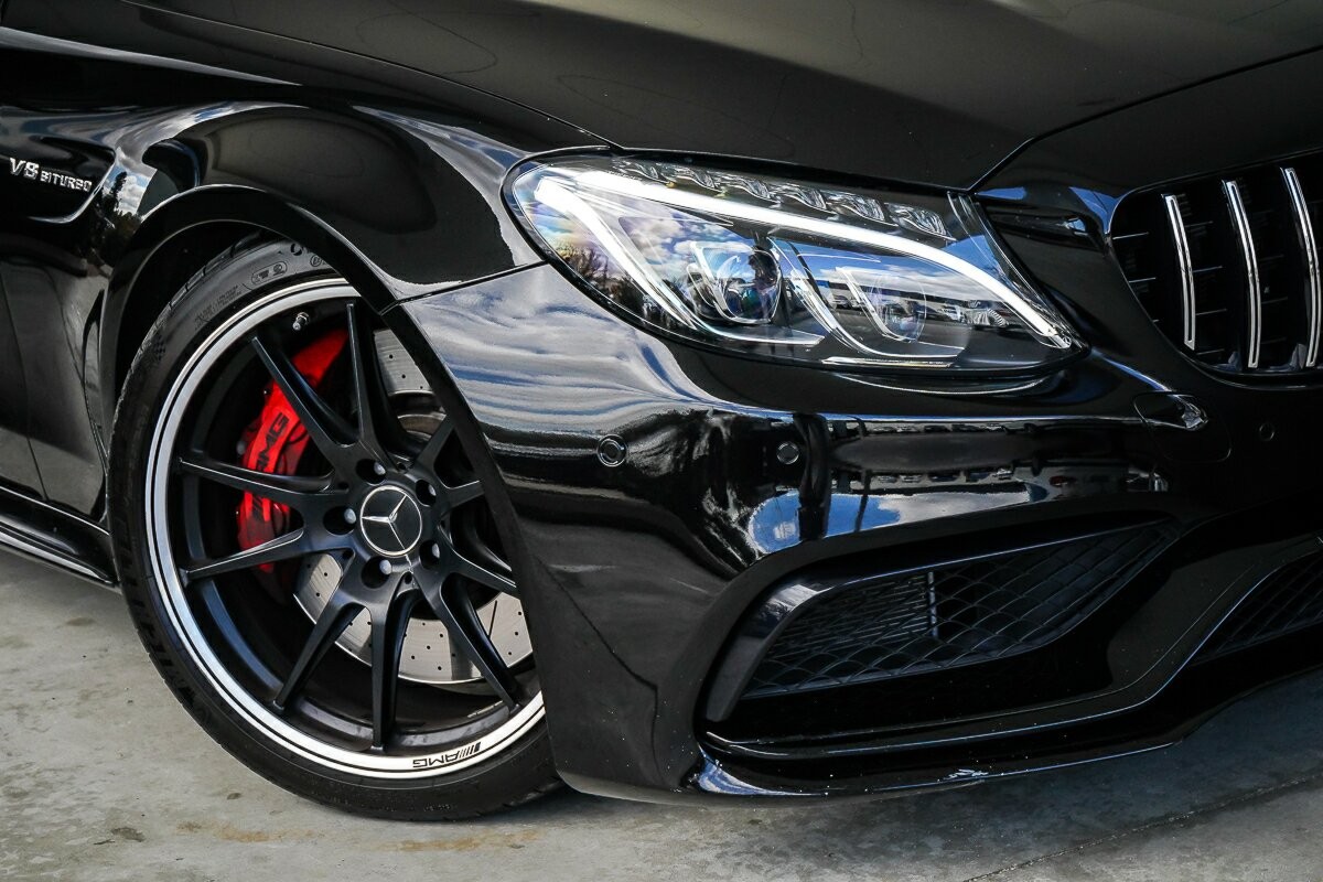 Mercedes Benz C-class image 2