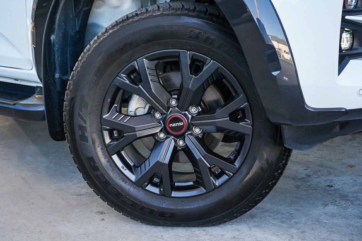 Isuzu D-max image 2
