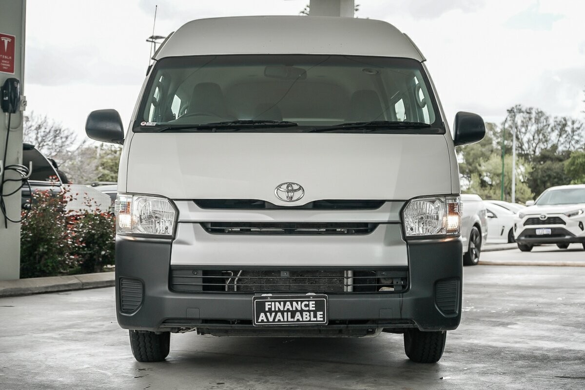Toyota Hiace image 3