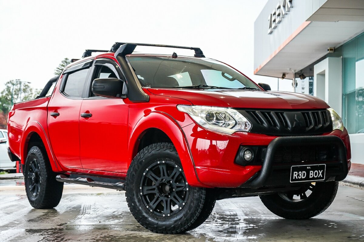 Mitsubishi Triton image 1