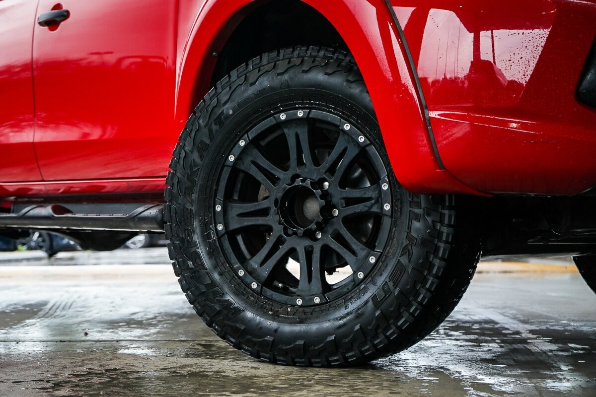 Mitsubishi Triton image 2