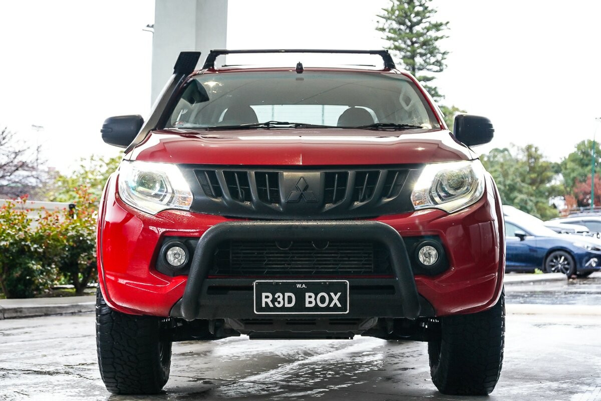 Mitsubishi Triton image 3