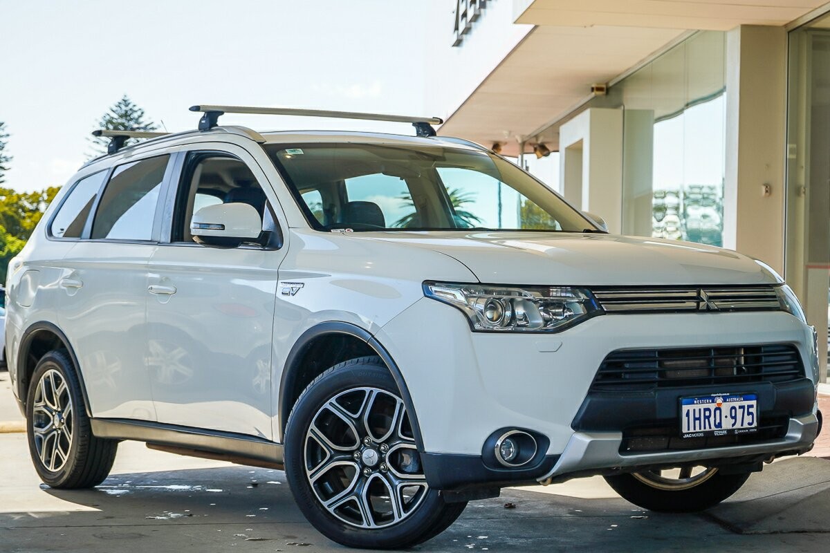 Mitsubishi Outlander image 1