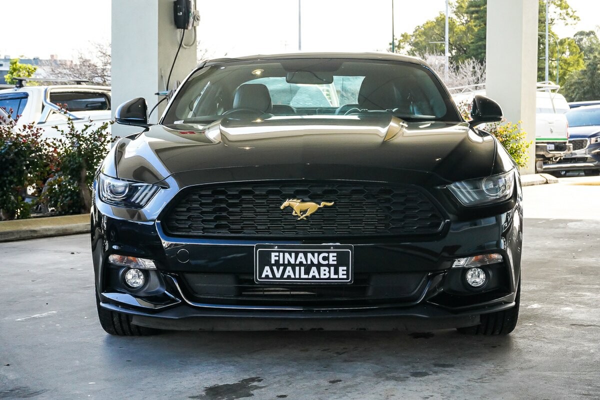 Ford Mustang image 4