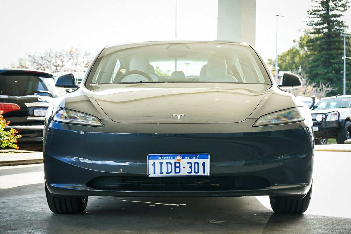 Tesla Model 3 image 3