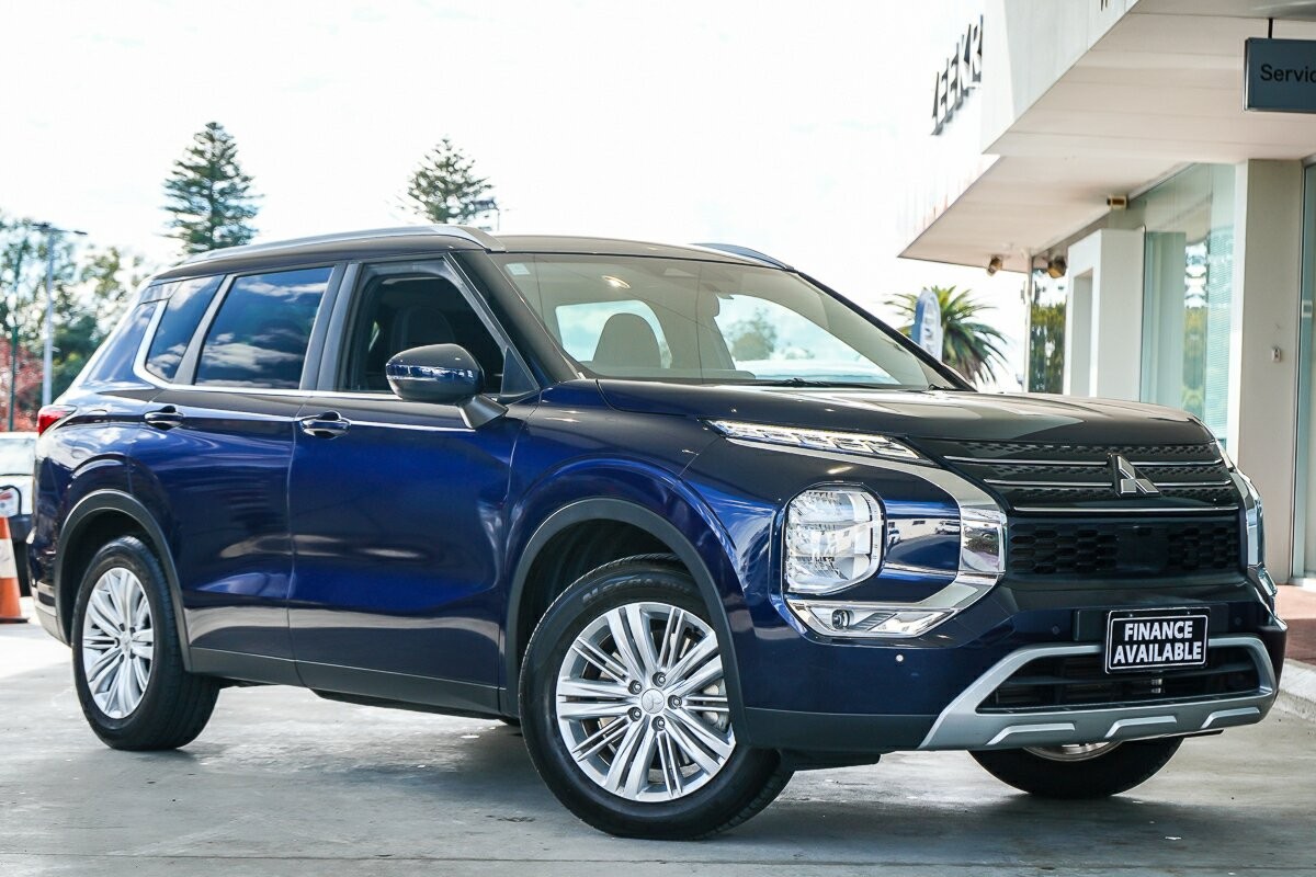 Mitsubishi Outlander image 1