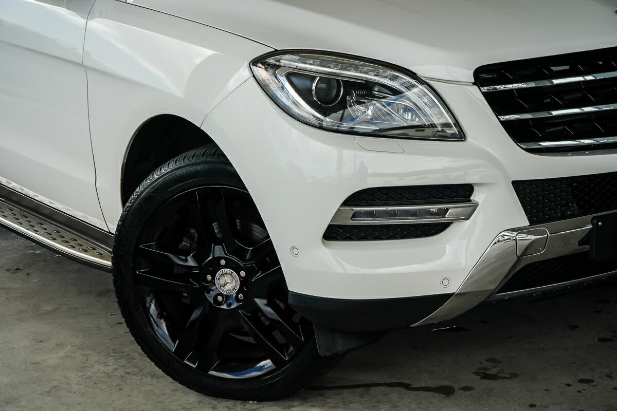 Mercedes Benz M-class image 2