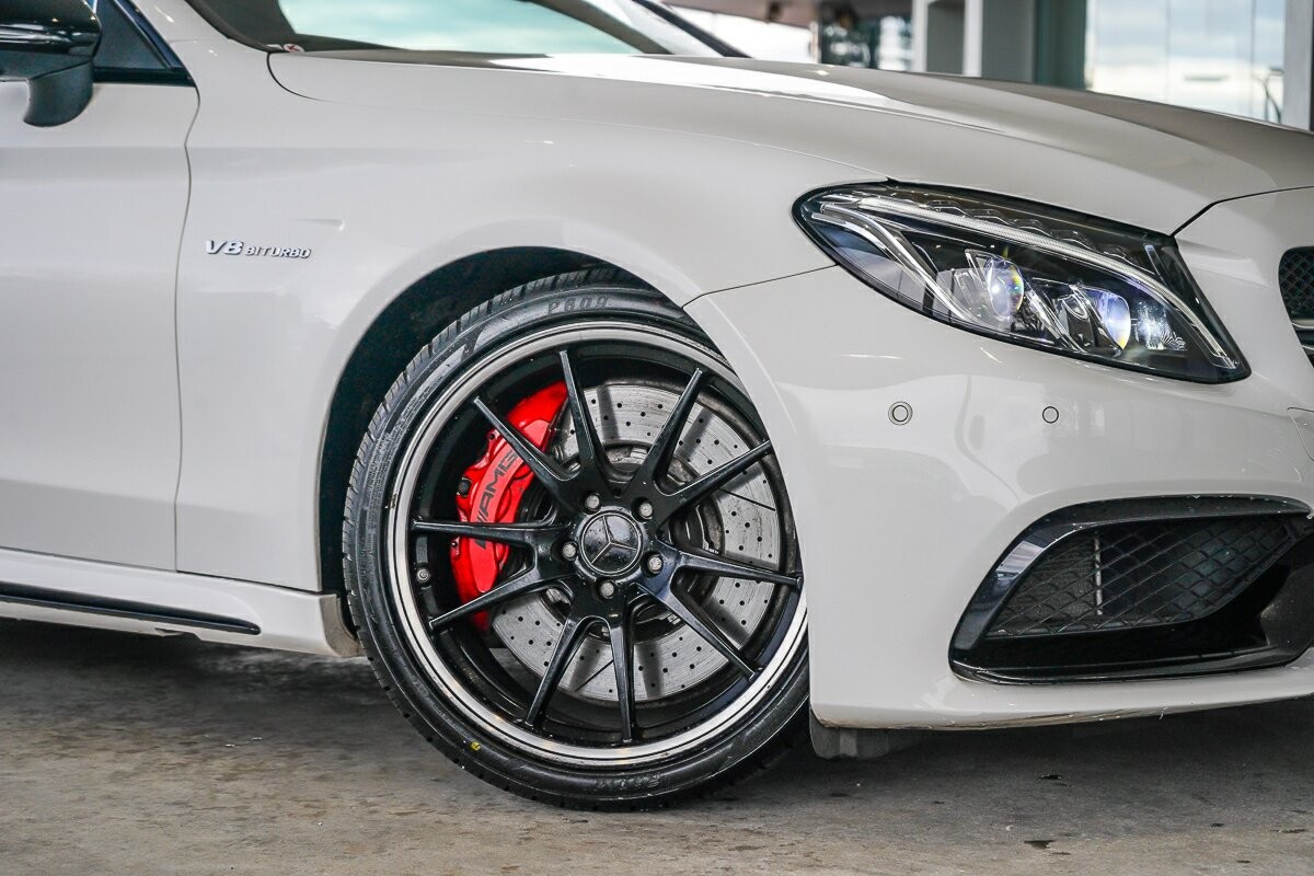 Mercedes Benz C-class image 2