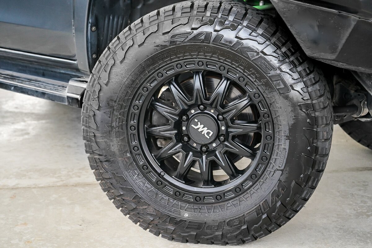 Mitsubishi Triton image 2