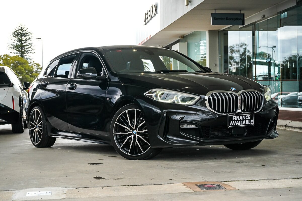 BMW 1 Series image 1