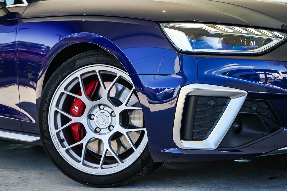Audi S4 image 2