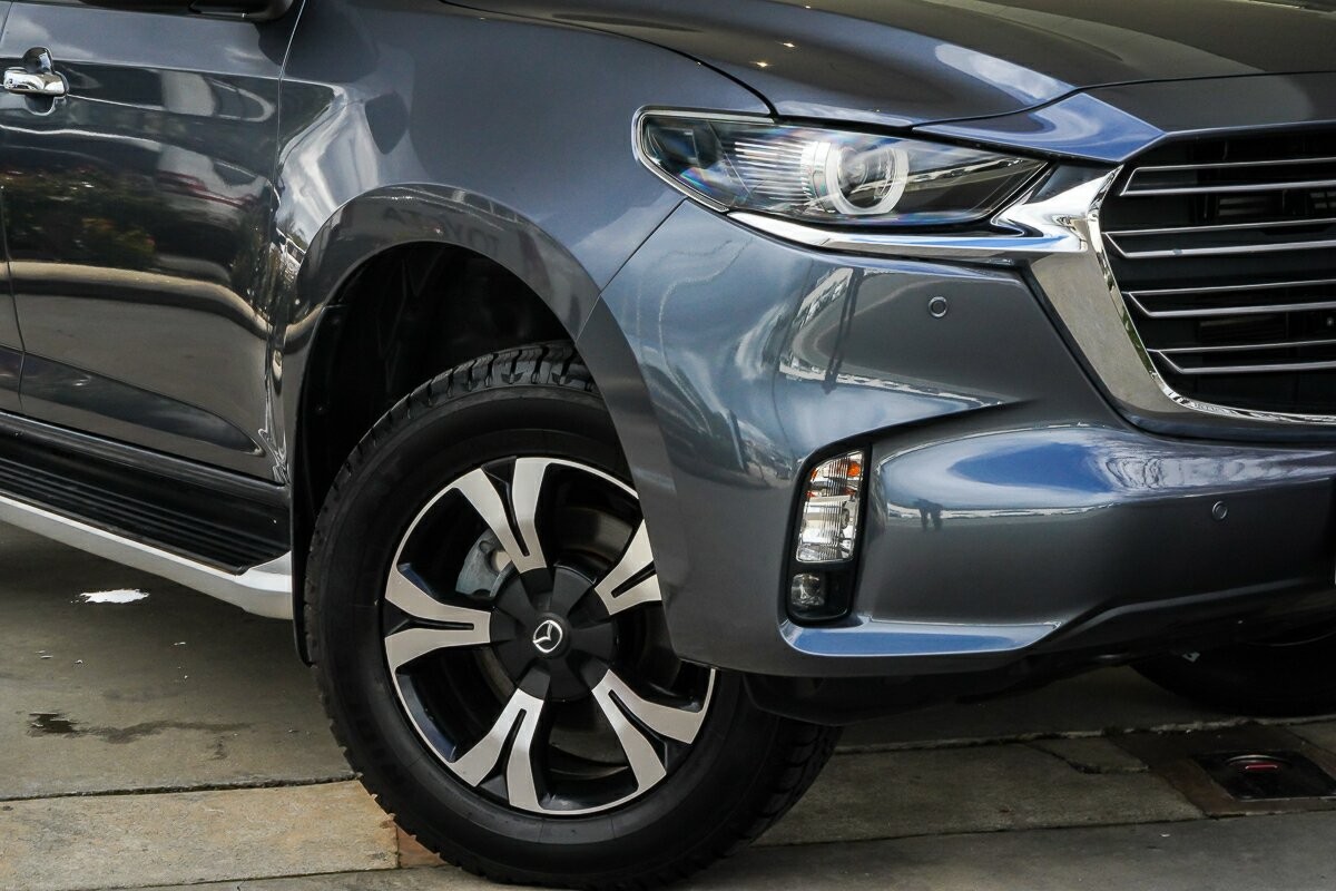 Mazda Bt-50 image 2