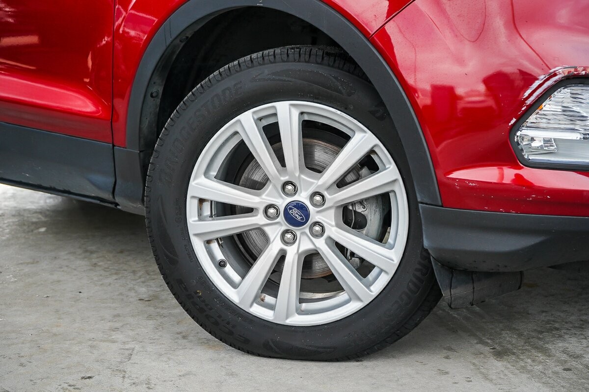 Ford Escape image 2