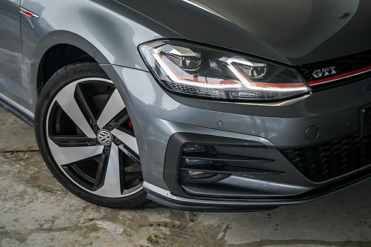 Volkswagen Golf image 2