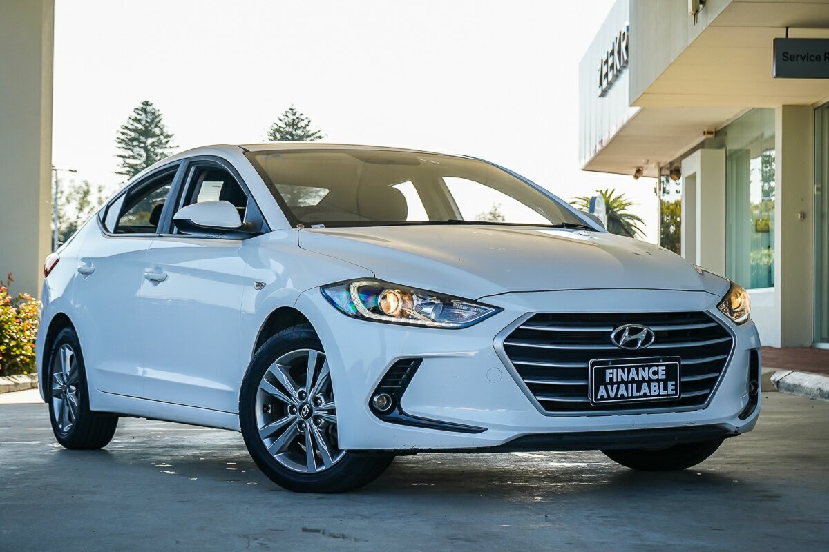 Hyundai Elantra image 1