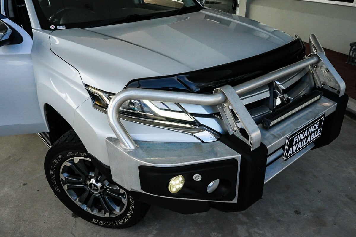 Mitsubishi Triton image 3