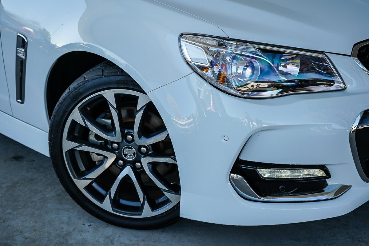 Holden Commodore image 2
