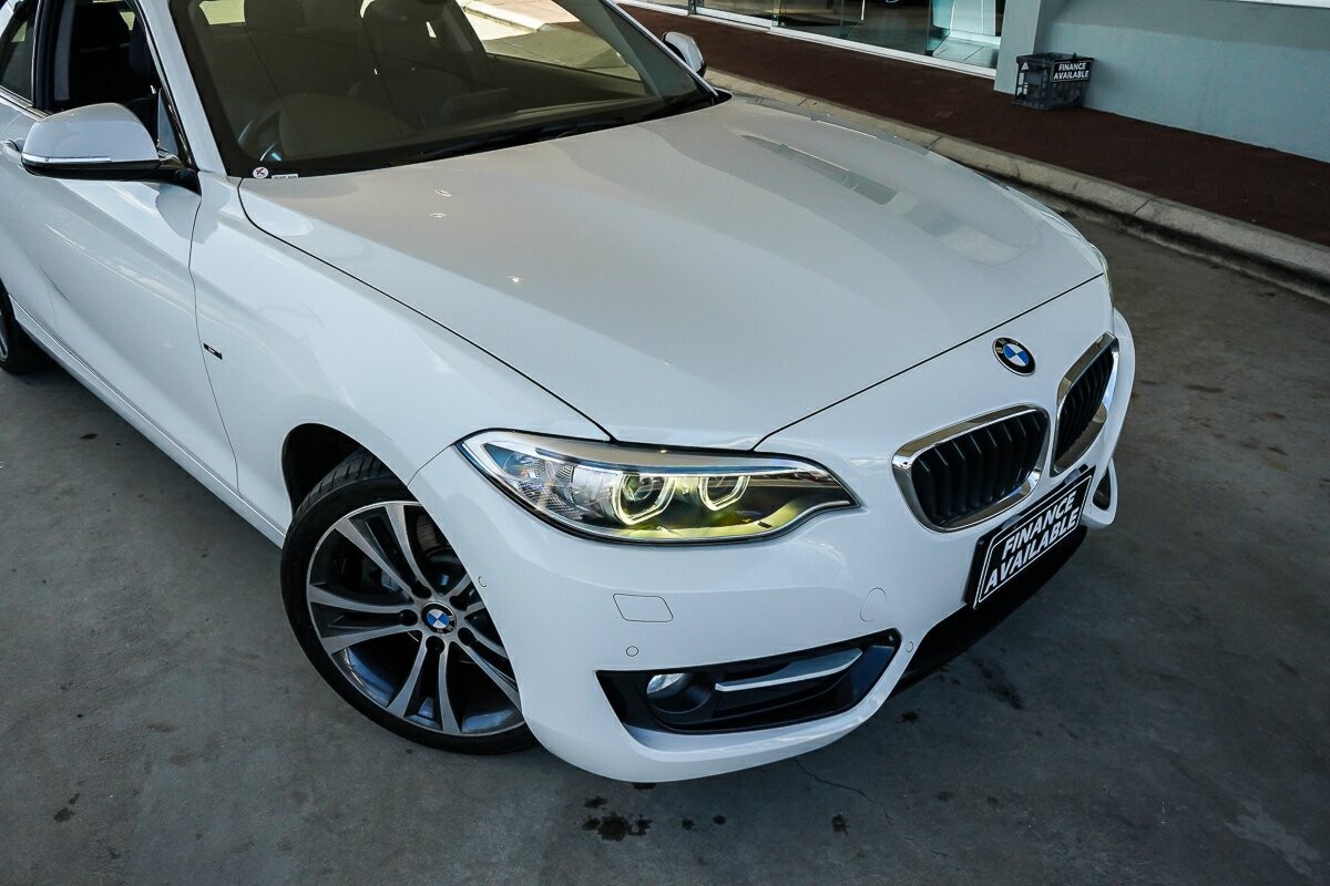 BMW 2 Series image 2