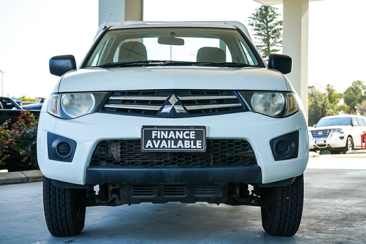 Mitsubishi Triton image 3