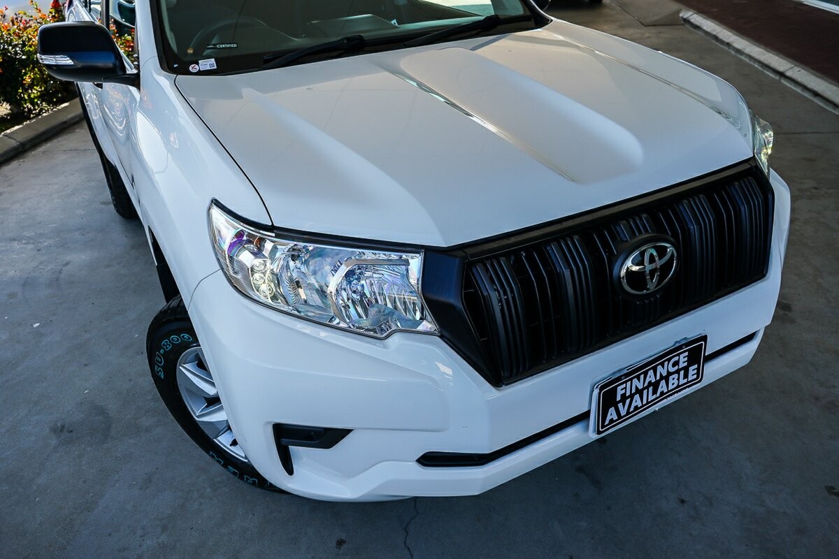 Toyota Landcruiser Prado image 3