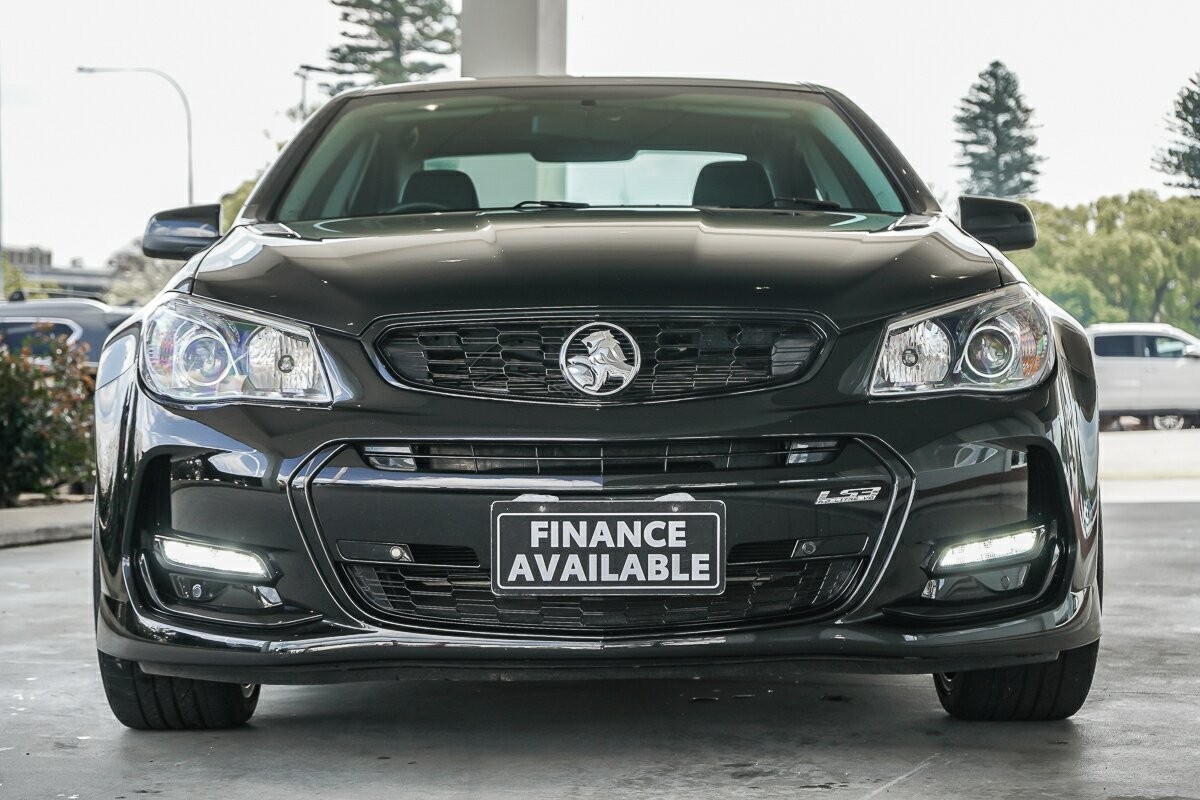 Holden Commodore image 3