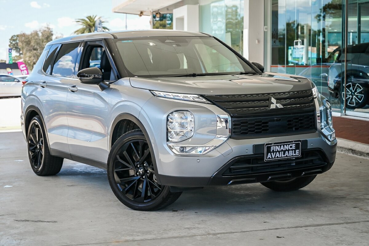 Mitsubishi Outlander image 1