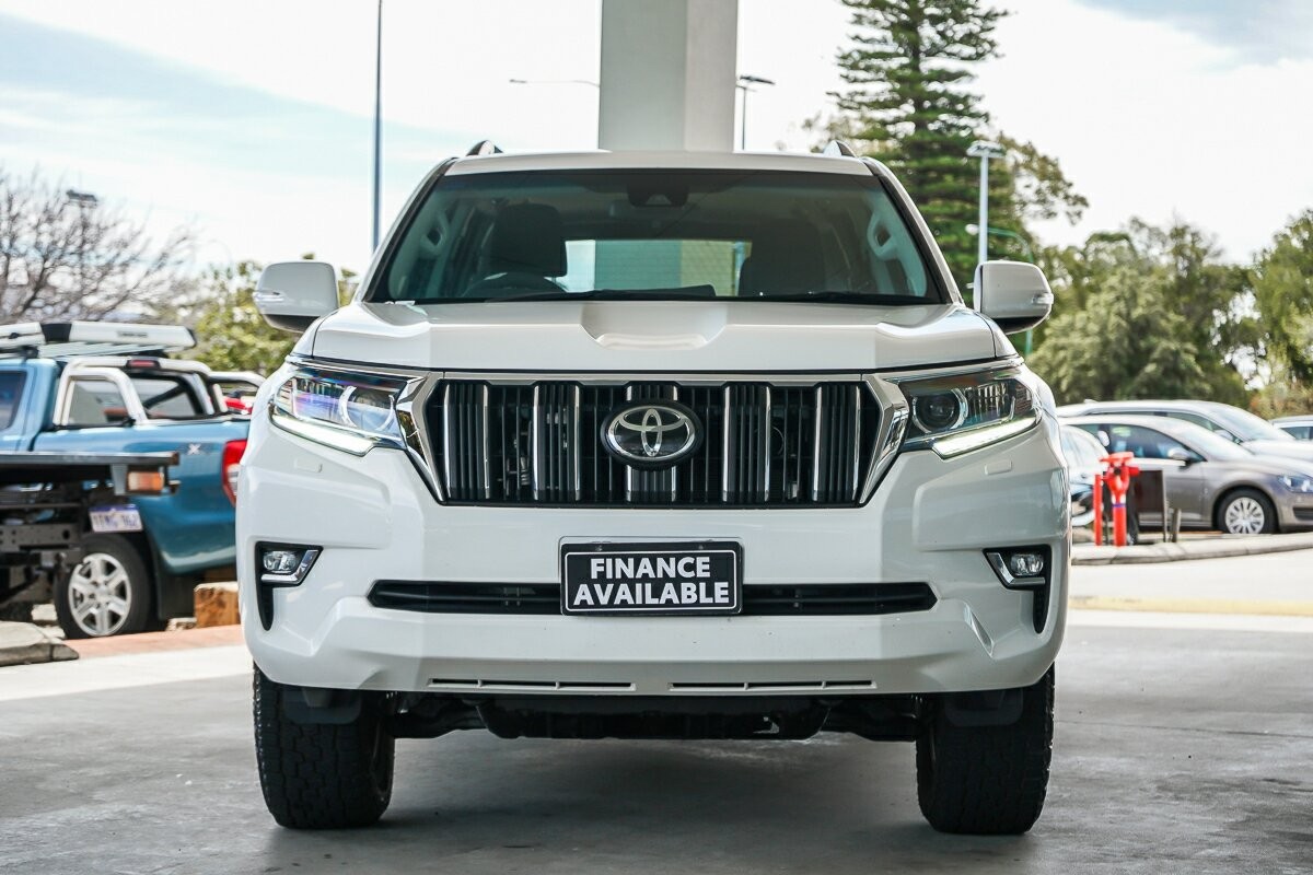 Toyota Landcruiser Prado image 3
