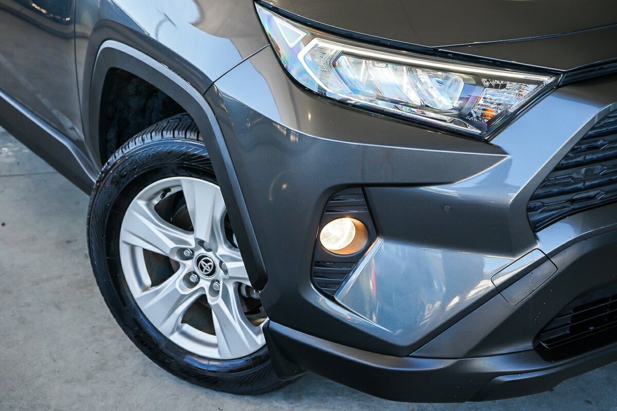 Toyota Rav4 image 2