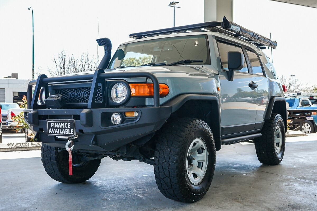 Toyota Fj Cruiser image 4