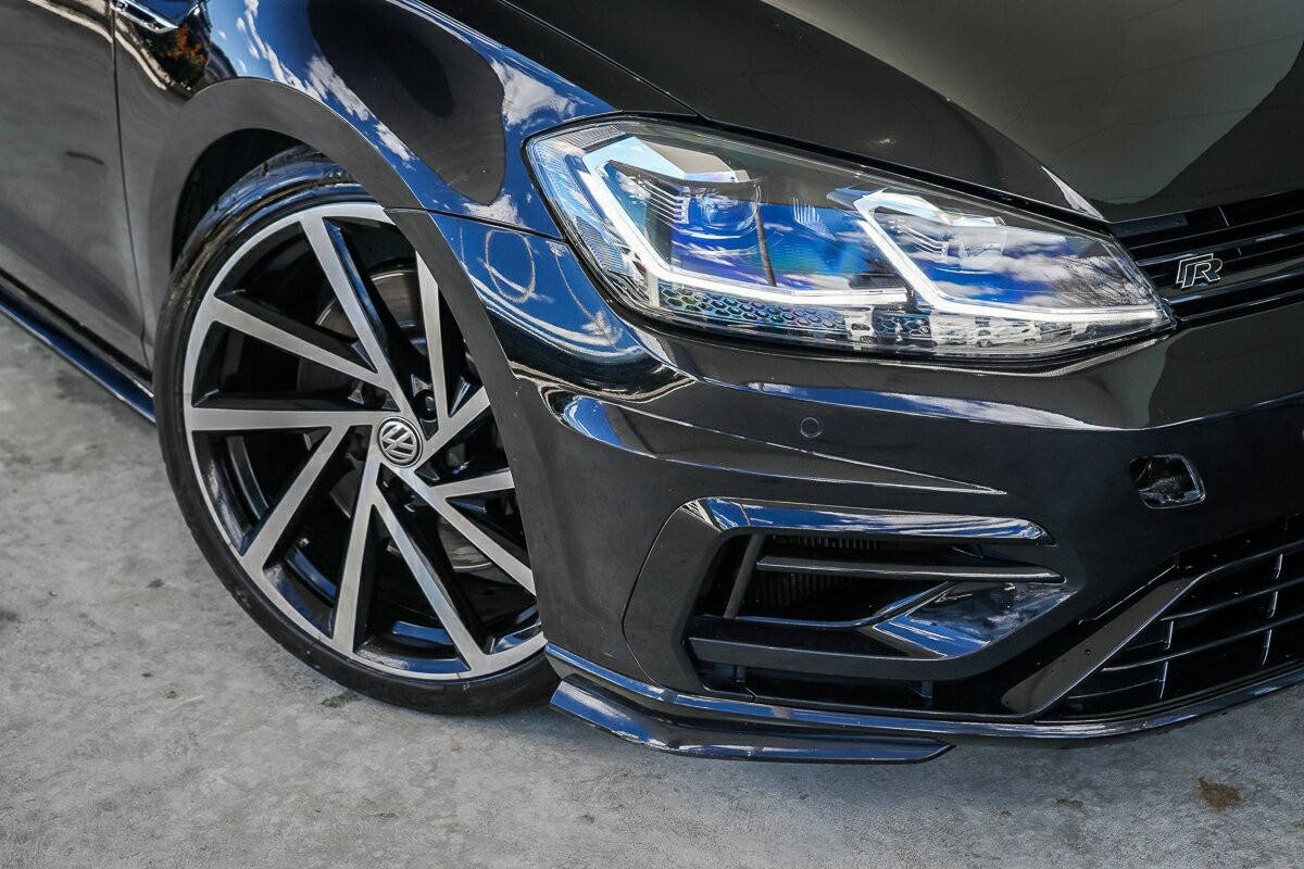 Volkswagen Golf image 2
