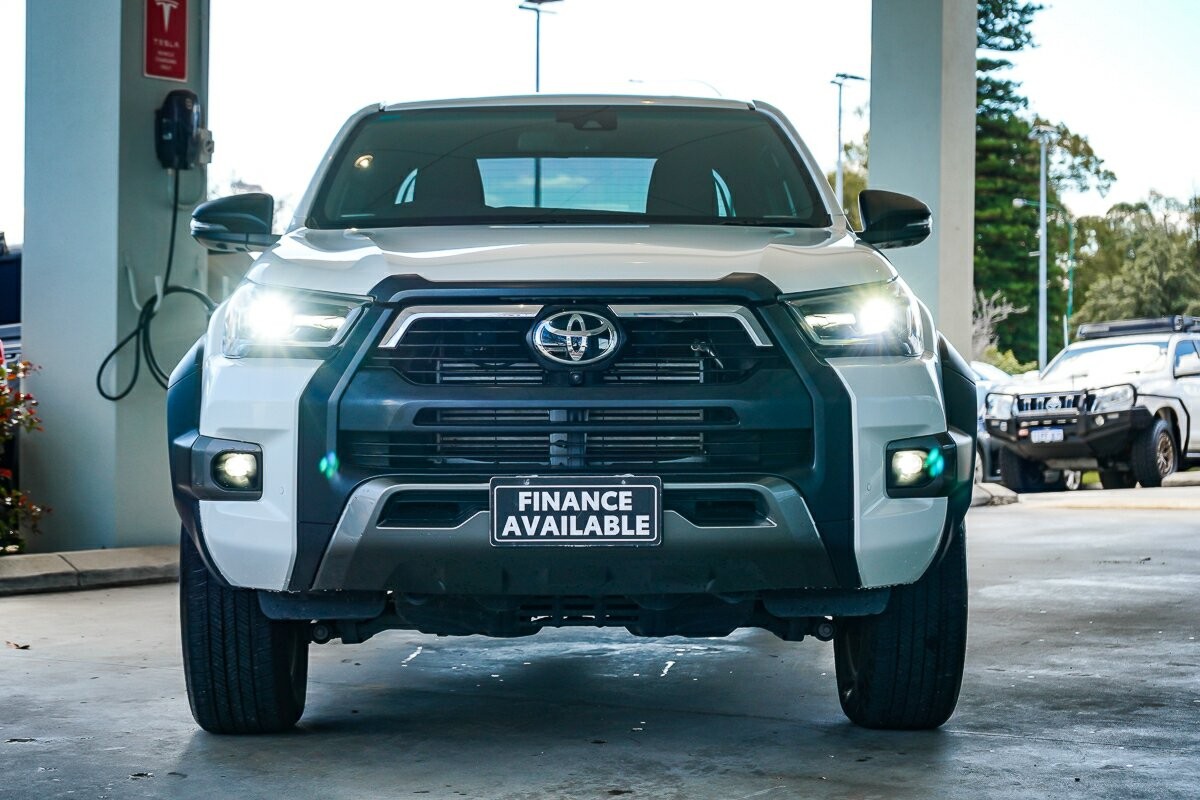 Toyota Hilux image 3