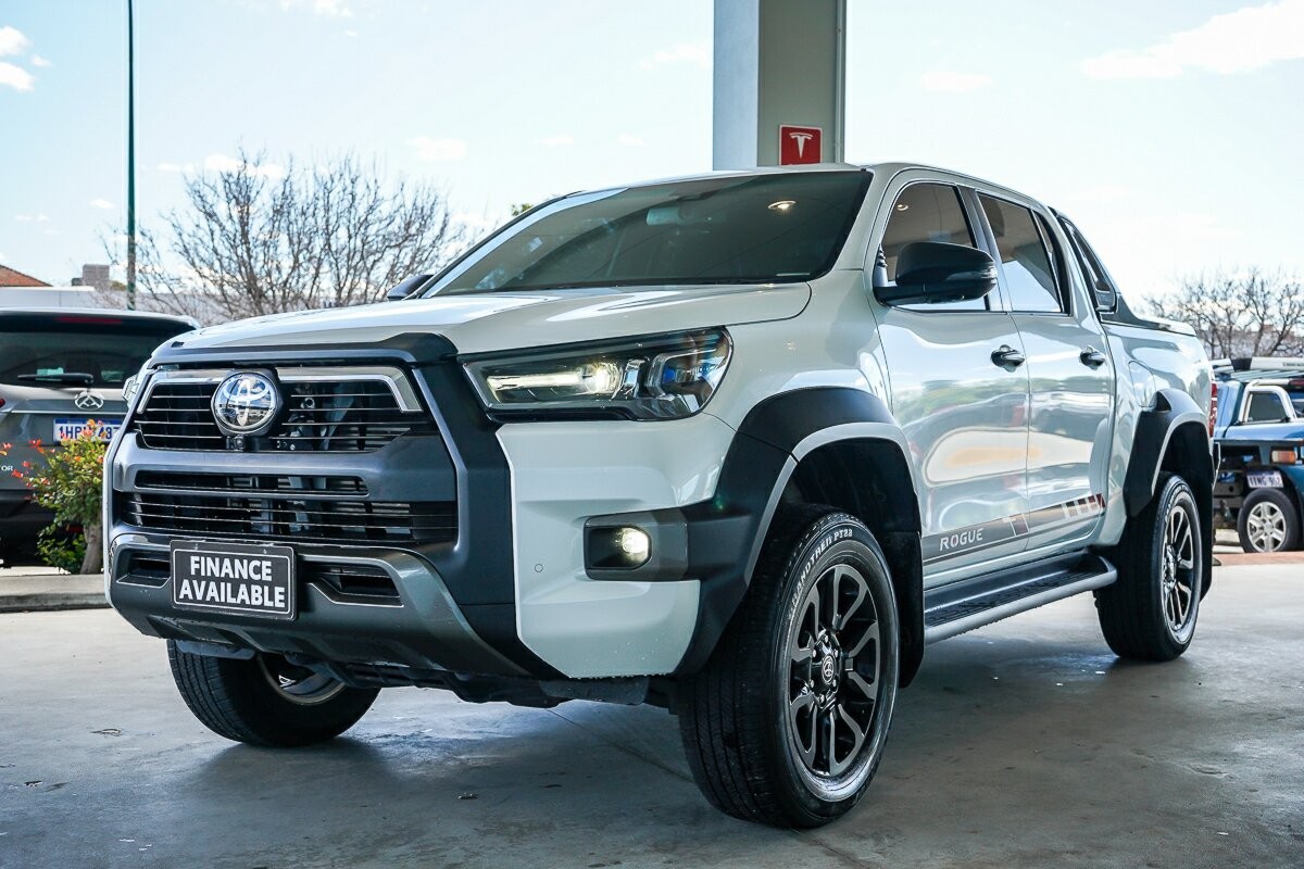 Toyota Hilux image 4