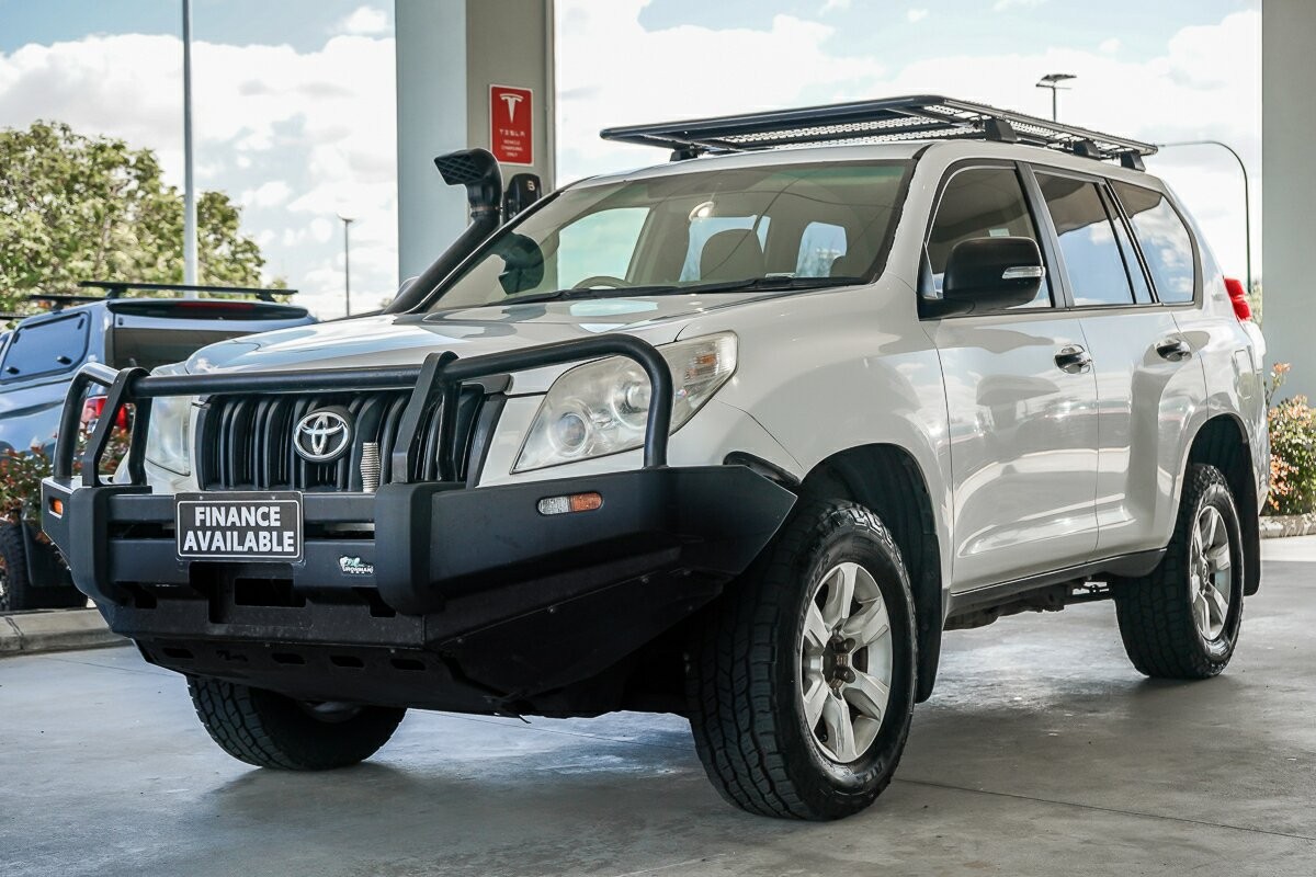 Toyota Landcruiser Prado image 3