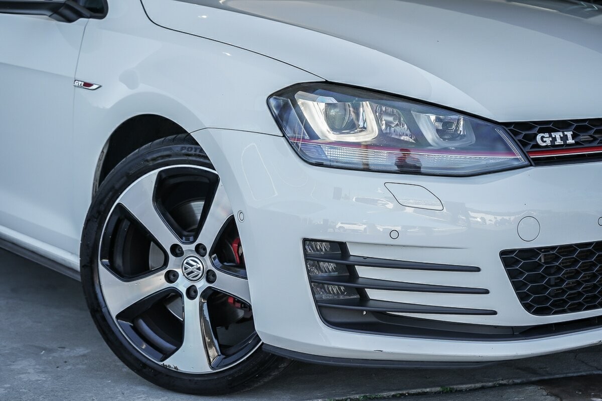Volkswagen Golf image 2