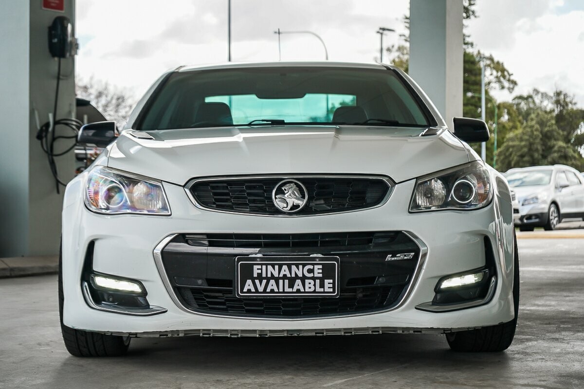 Holden Commodore image 2