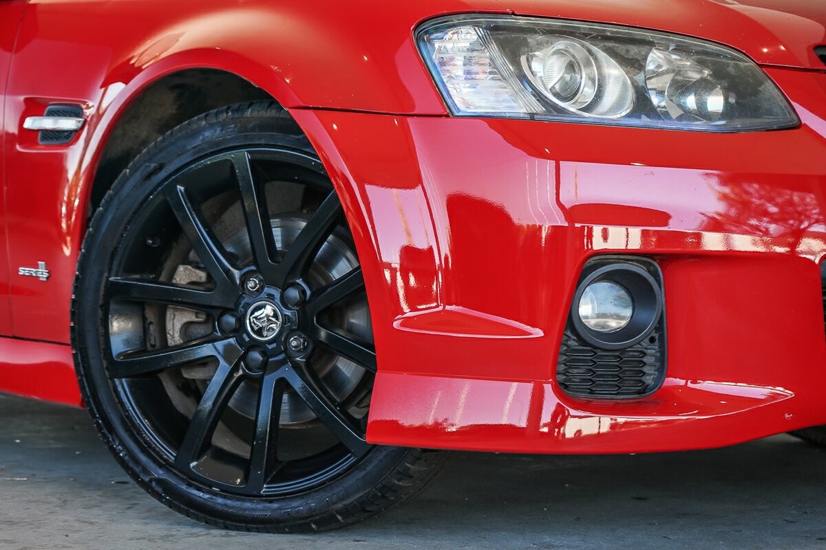 Holden Commodore image 2