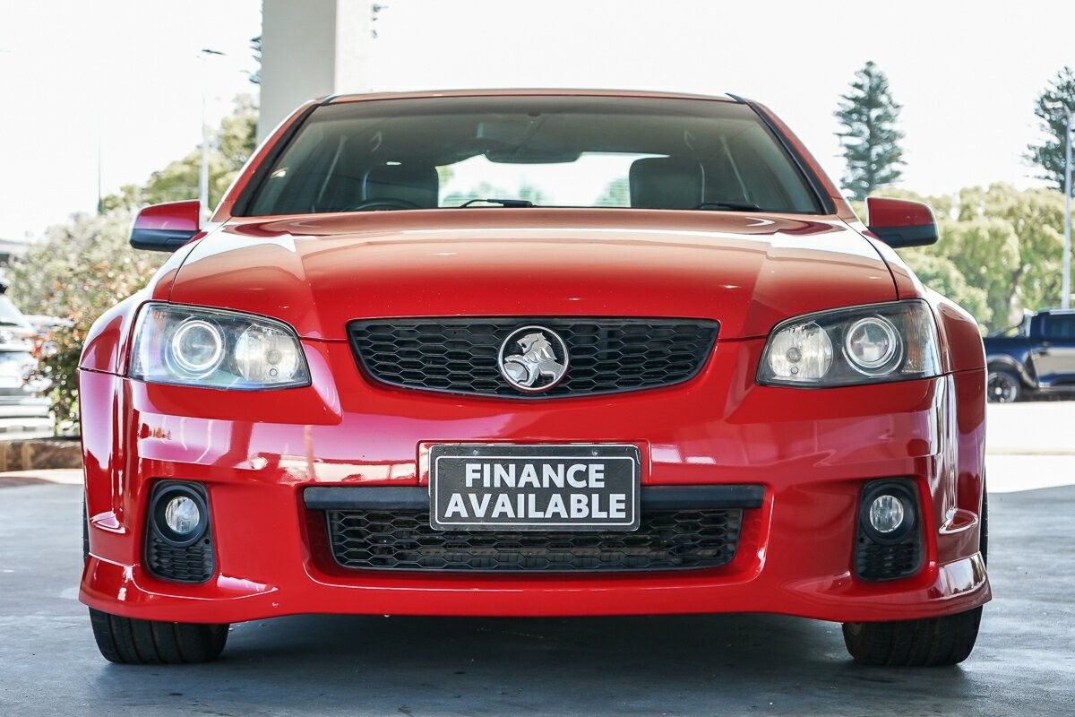 Holden Commodore image 3