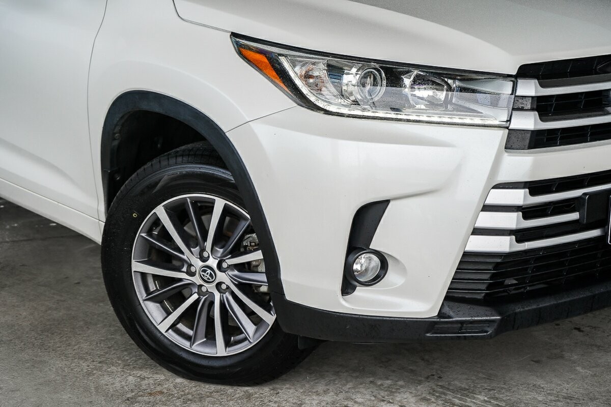 Toyota Kluger image 2