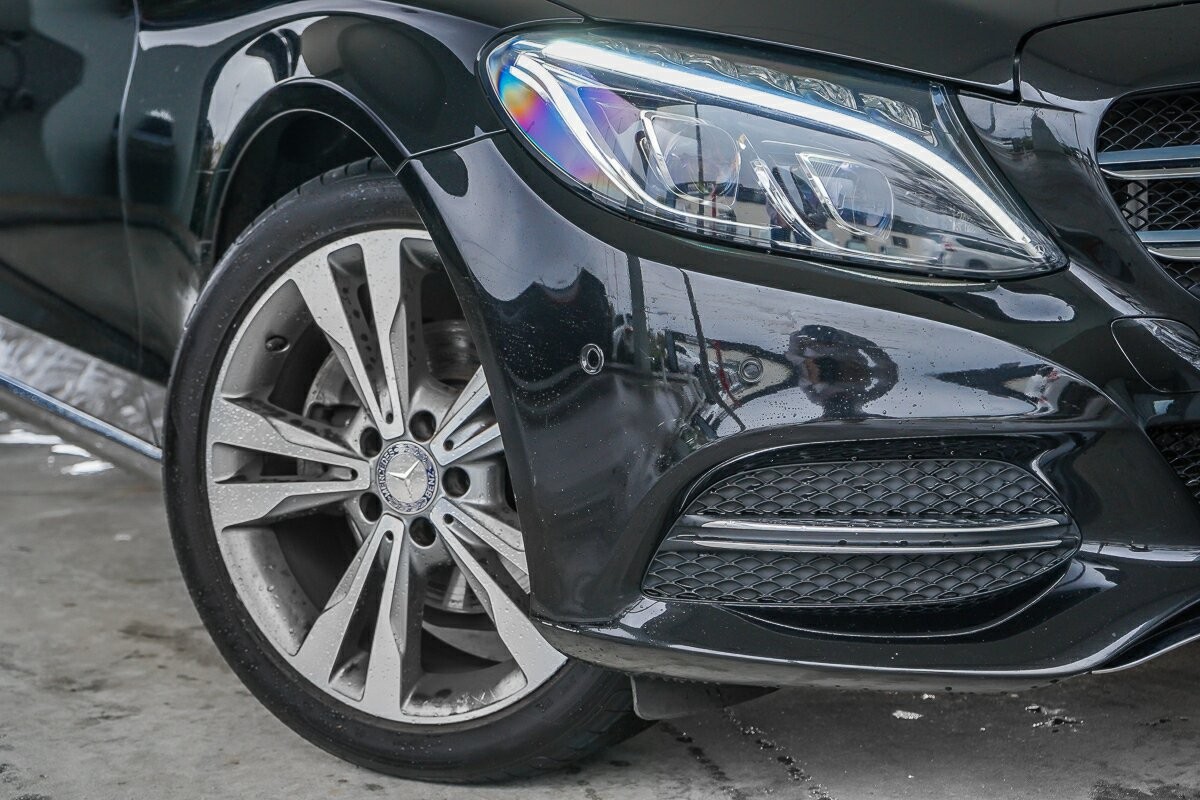 Mercedes Benz C-class image 2