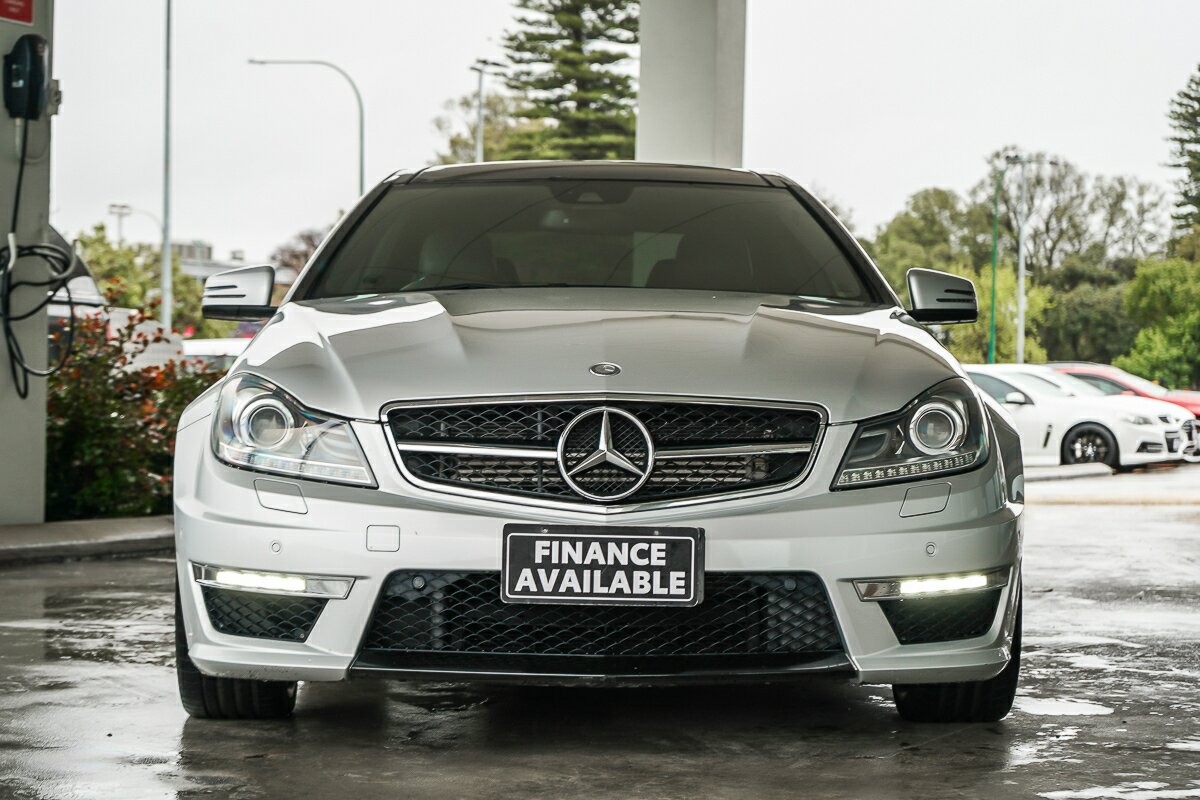 Mercedes Benz C-class image 3