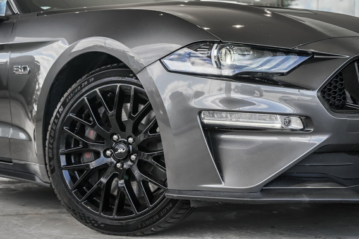 Ford Mustang image 2