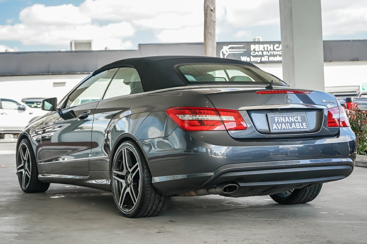 Mercedes Benz E-class image 4
