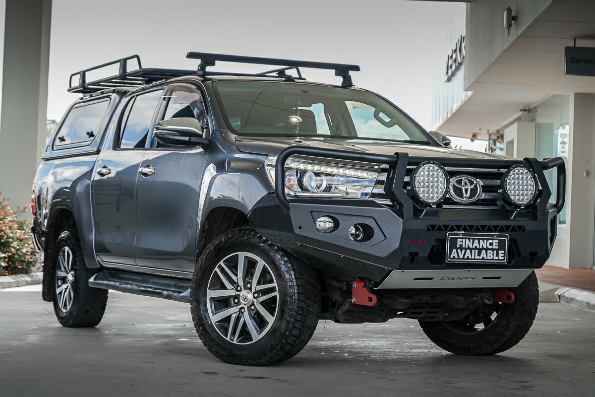 Toyota Hilux image 1