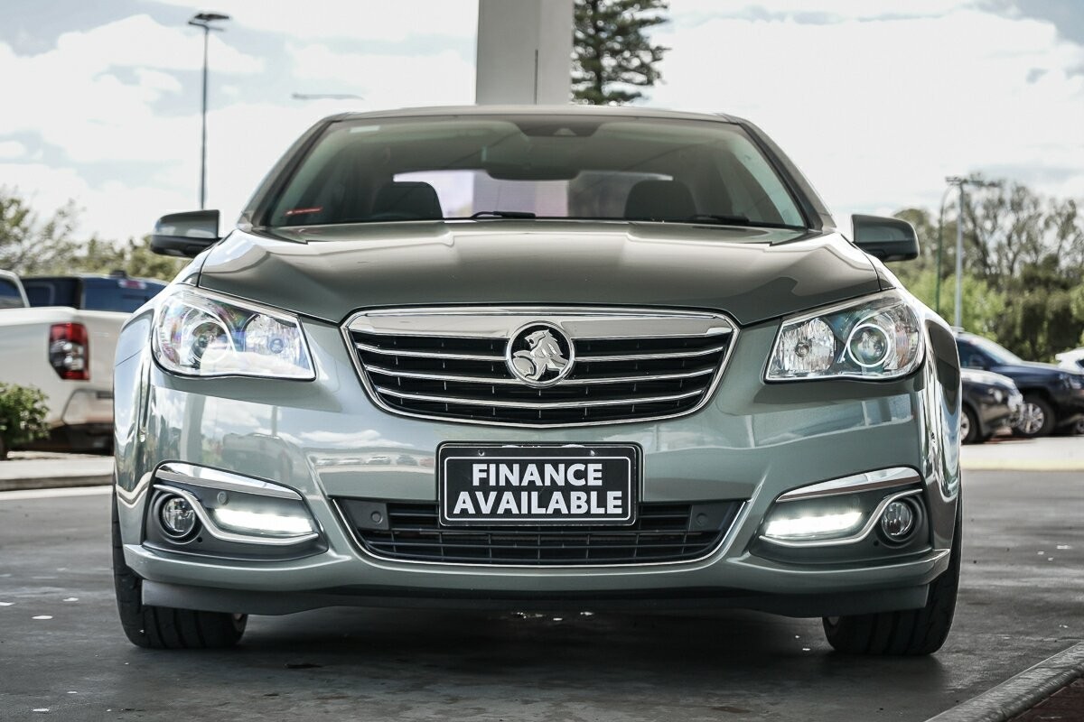 Holden Calais image 3