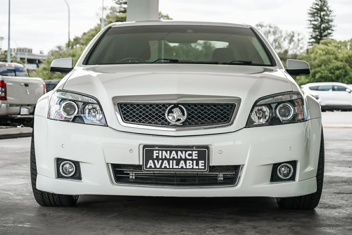 Holden Caprice image 3