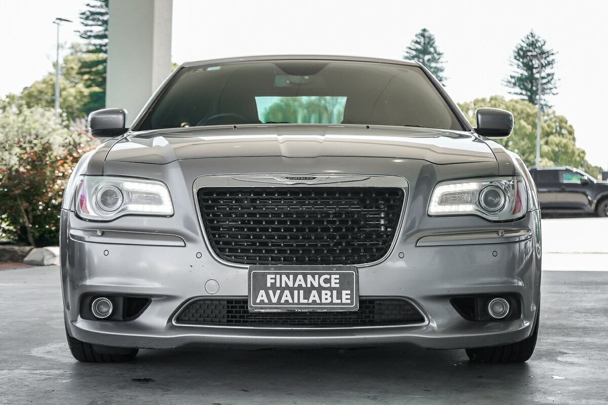 Chrysler 300 image 3