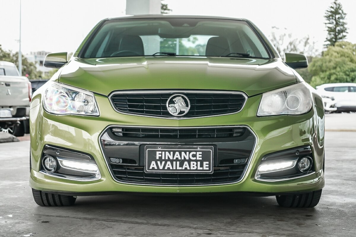 Holden Commodore image 3