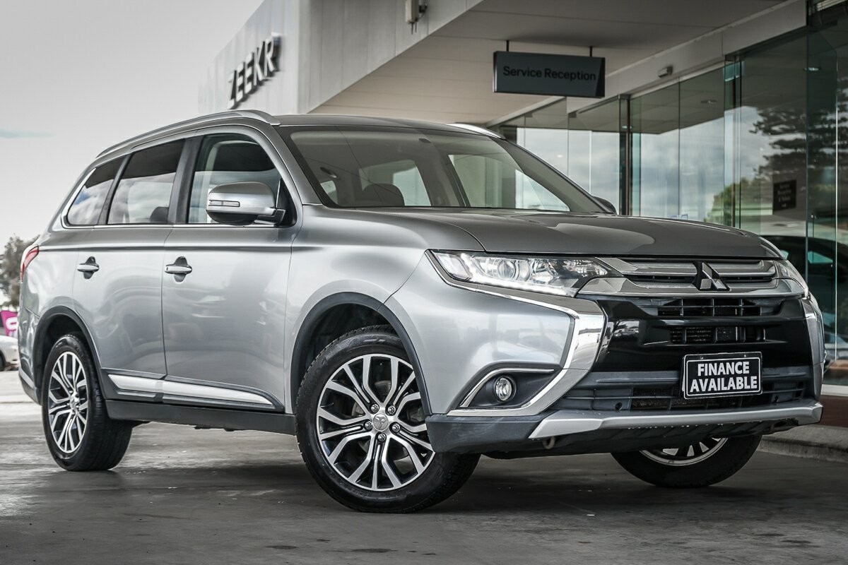 Mitsubishi Outlander image 1