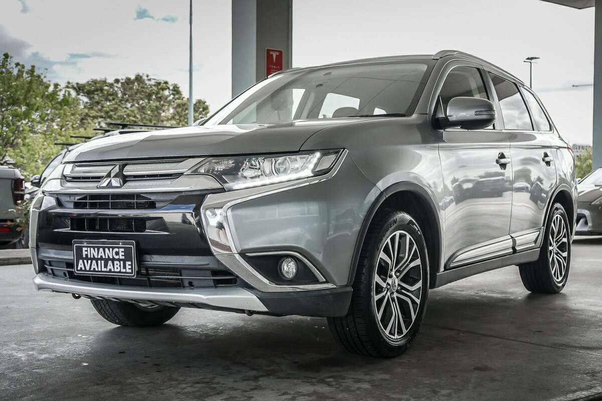 Mitsubishi Outlander image 4